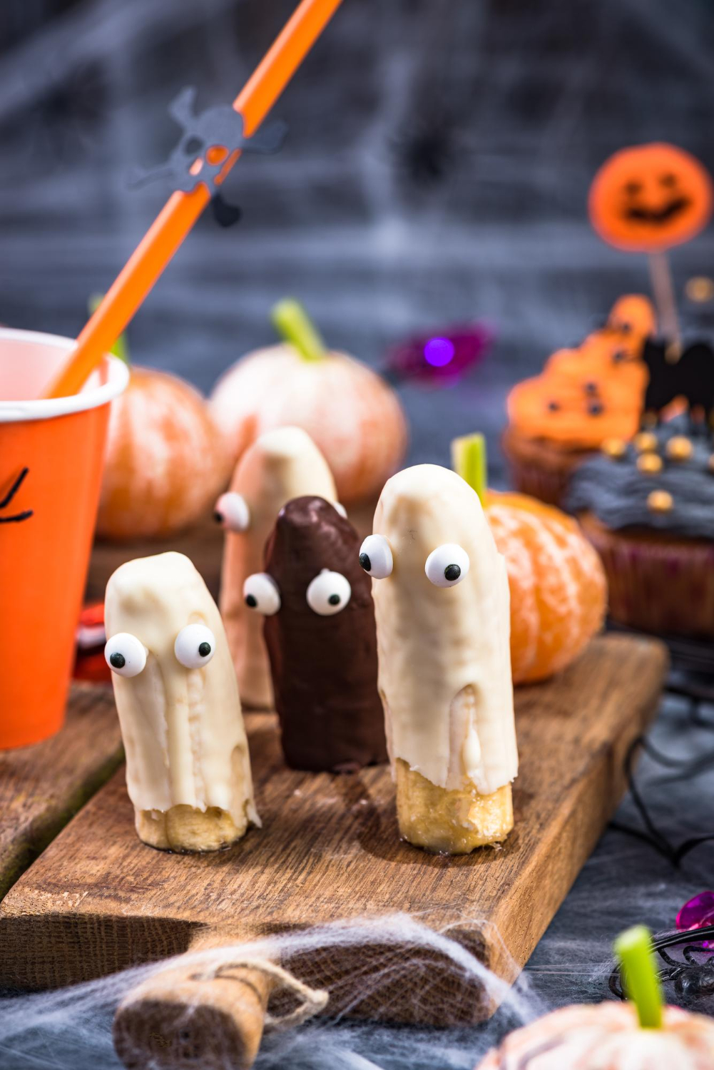 Halloween banana ghosts - Vegan Kind